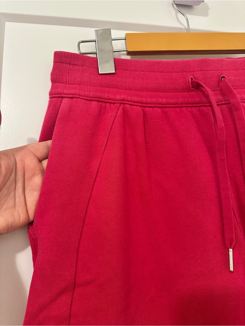 Lululemon Scuba Mid-Rise Wide-Leg Pant in
Passionate Pink Size Large - Picture 6 of 10